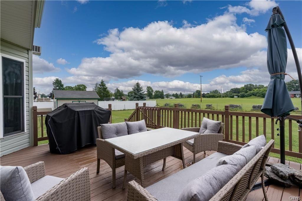 26202 Lafave Rd - Photo 2 of 18