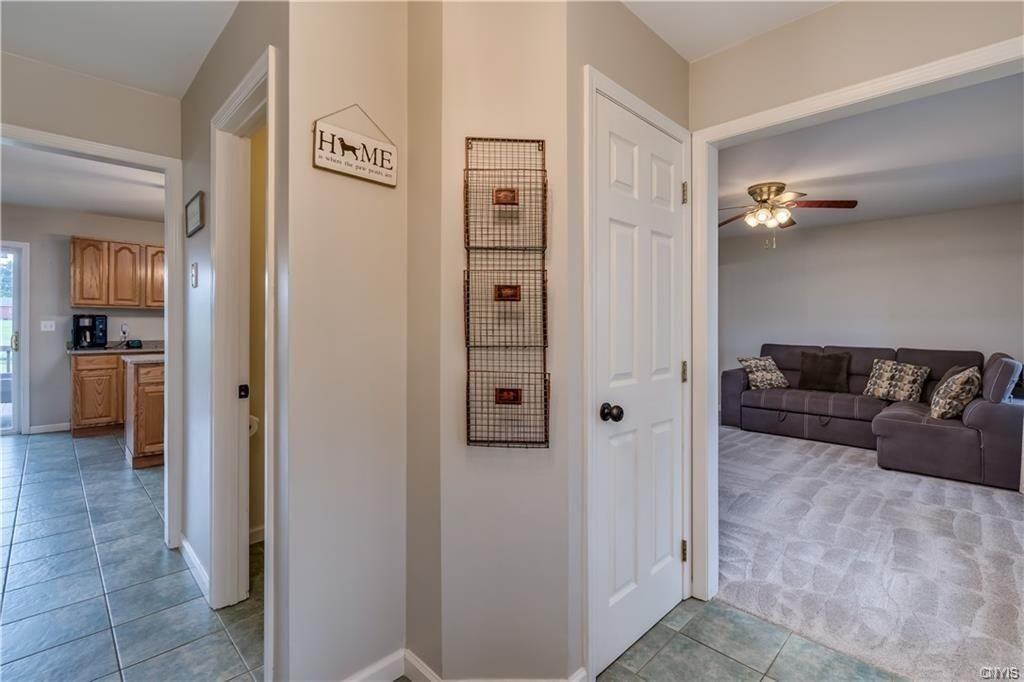 26202 Lafave Rd - Photo 3 of 18