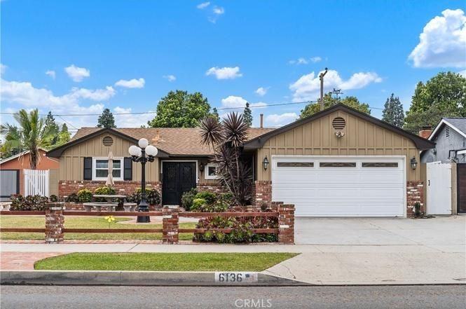 6136 E Rosebay St - Photo 3 of 30