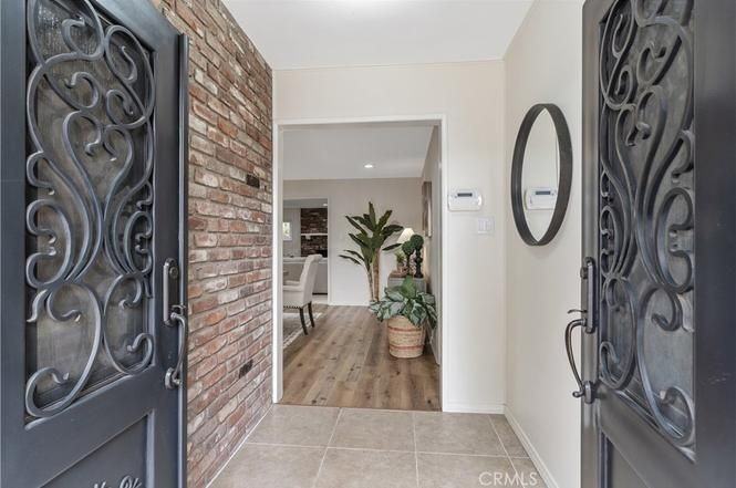 6136 E Rosebay St - Photo 4 of 30