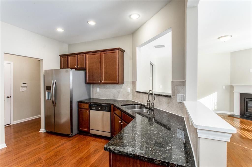 2105 Greencrest Cir - Photo 7 of 20