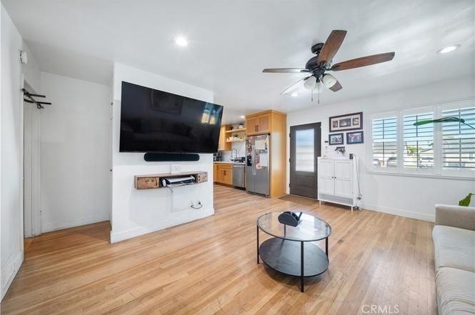 11405 Elmcroft Ave - Photo 3 of 13