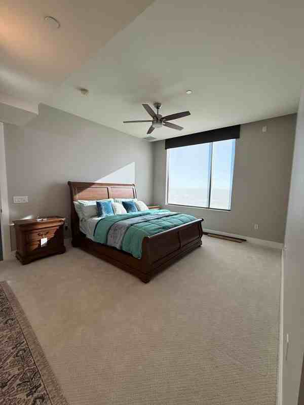 610 E Market St - Photo 7 of 11