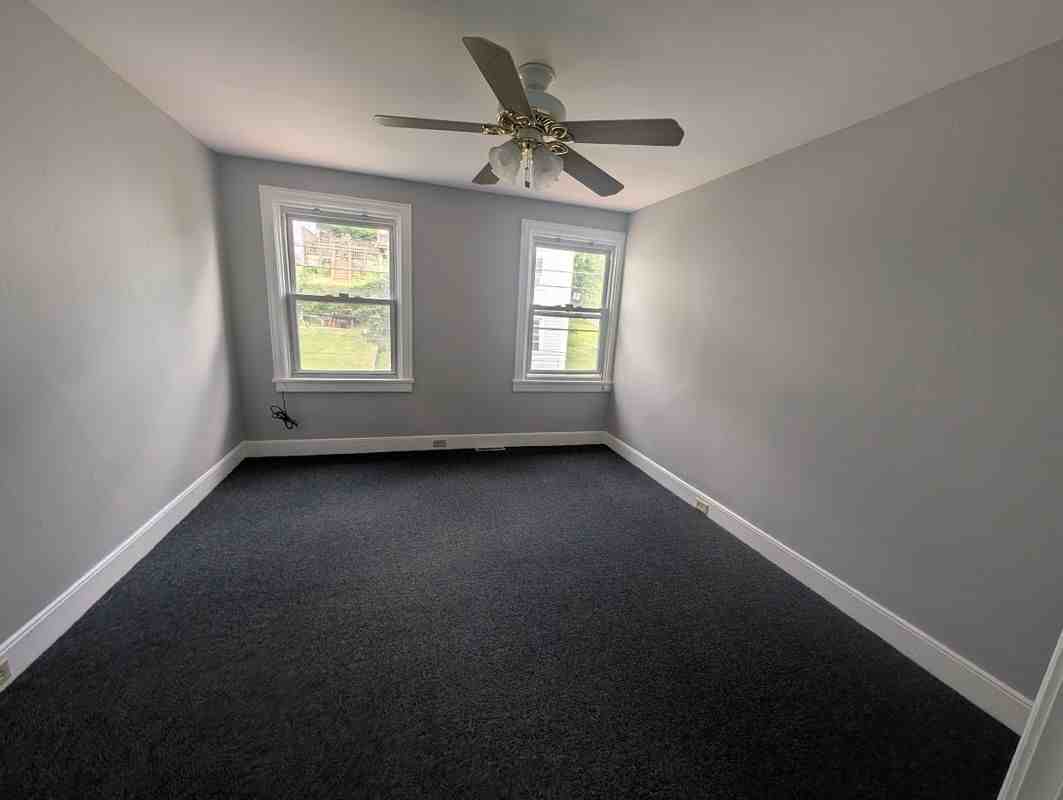 10 Randall St - Photo 4 of 10