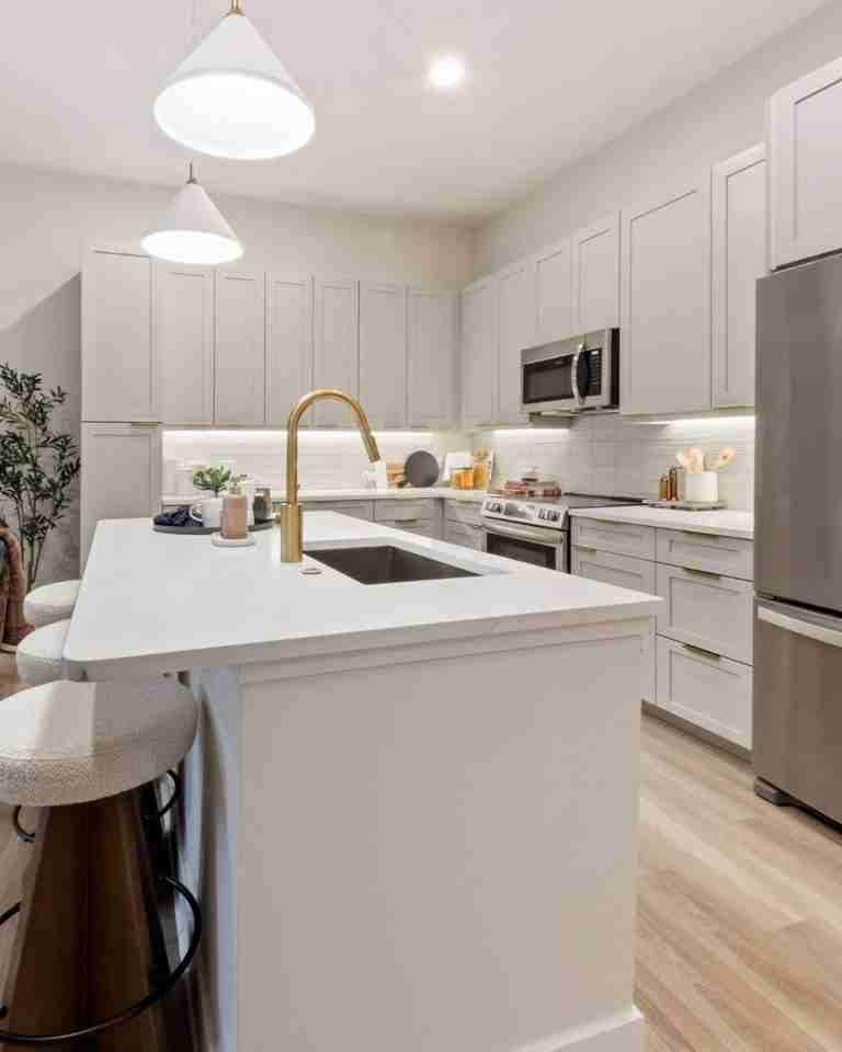 5251 W Tyson Ave - Photo 4 of 13