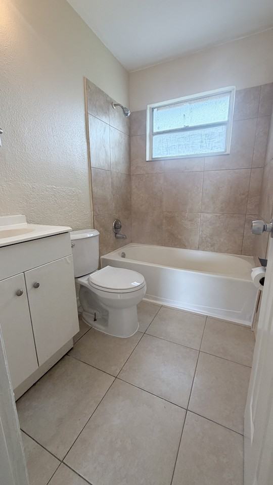 2107 Washington St Ne #C - Photo 7 of 10