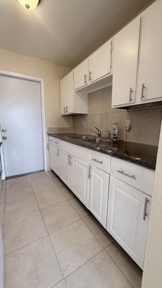 2107 Washington St Ne #C - Photo 4 of 10