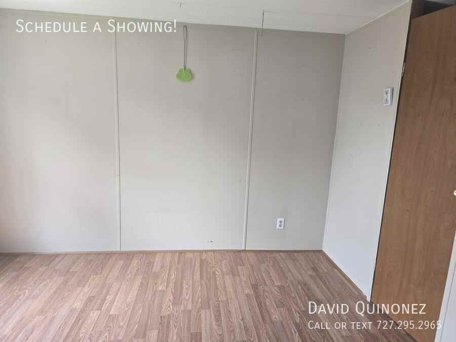 221 Eastwood Dr - Photo 5 of 8
