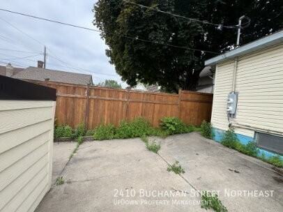 2410 Buchanan St Ne - Photo 5 of 18