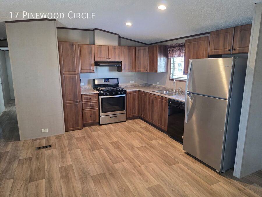 17 Pinewood Cir - Photo 4 of 5