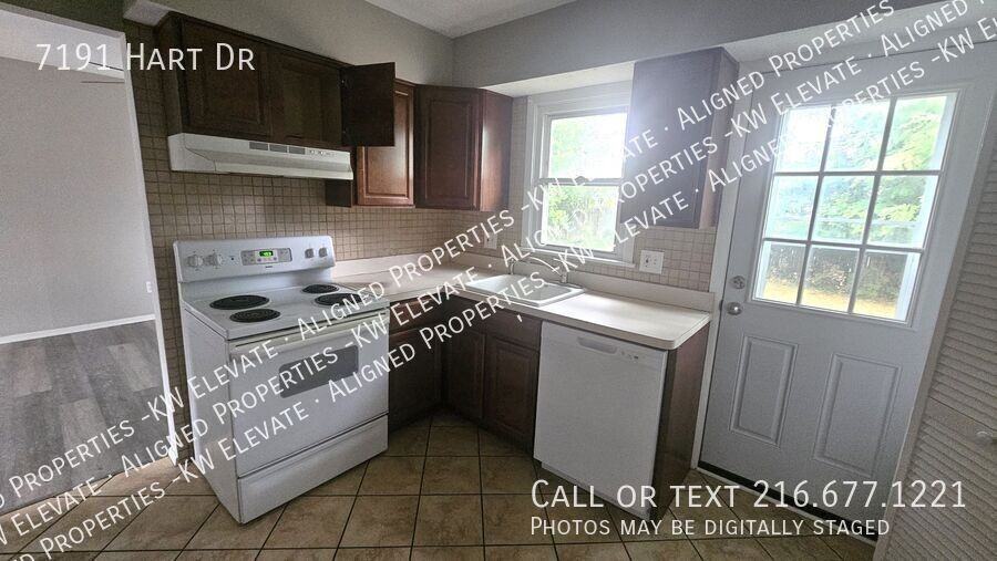 7191 Hart St - Photo 3 of 18