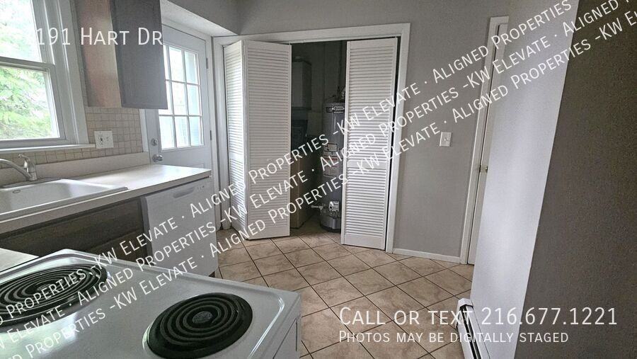 7191 Hart St - Photo 4 of 18