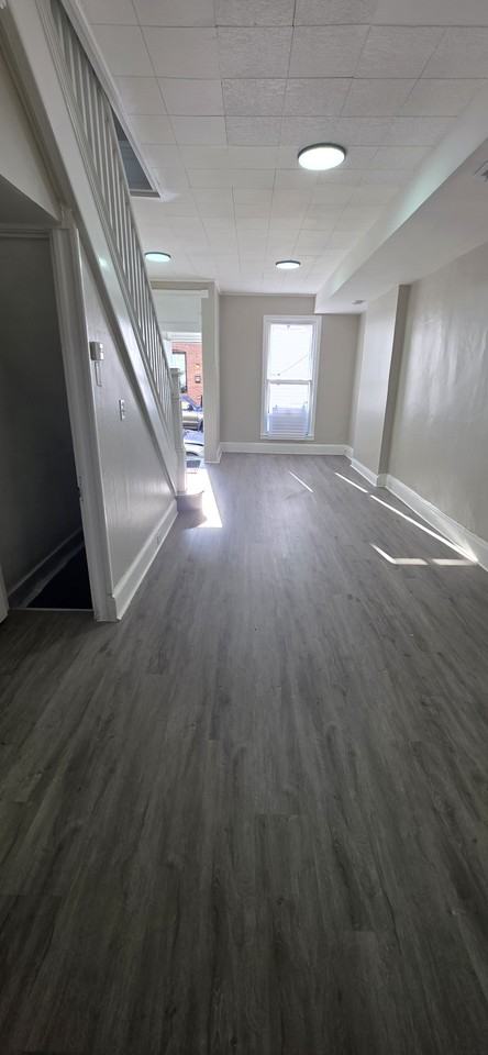 144 N Streeper St - Photo 3 of 9