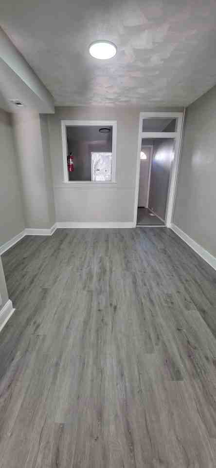 144 N Streeper St - Photo 4 of 9