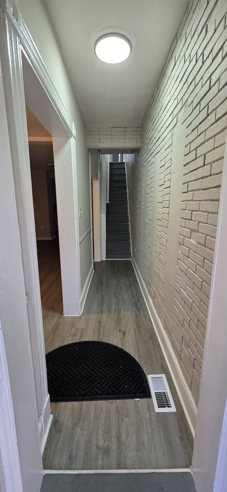 2521 E Madison St - Photo 2 of 11