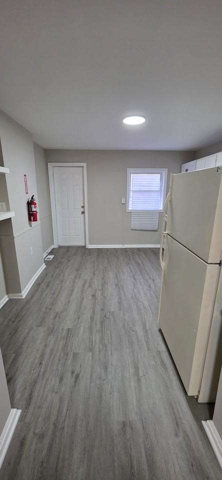2521 E Madison St - Photo 6 of 11