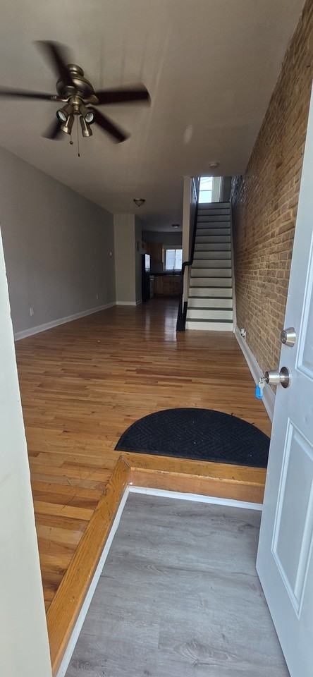 2415 Jefferson St - Photo 2 of 9