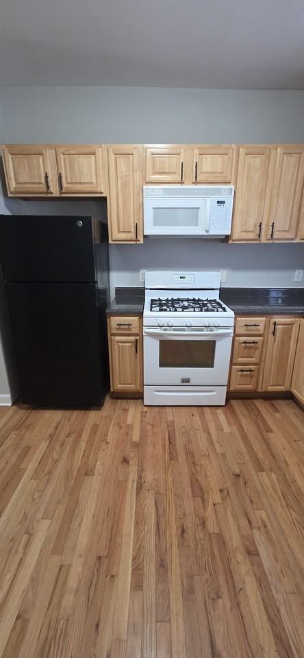 2415 Jefferson St - Photo 6 of 9