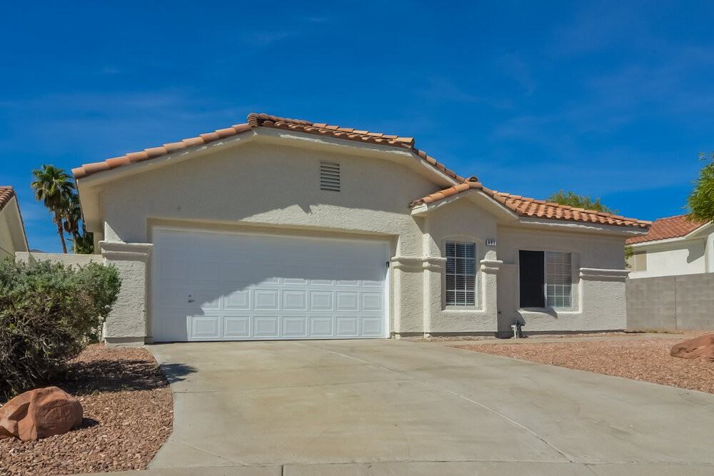 698 Senator Ct - Photo 3 of 16
