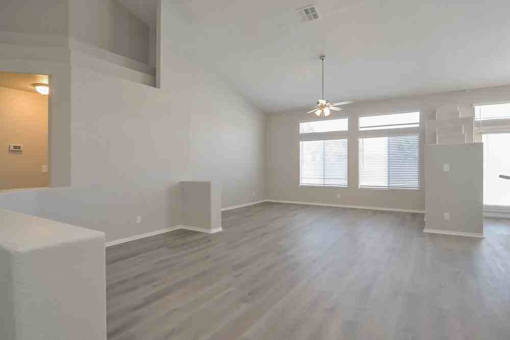 698 Senator Ct - Photo 6 of 16