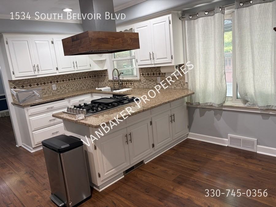 1534 S Belvoir Blvd - Photo 2 of 14