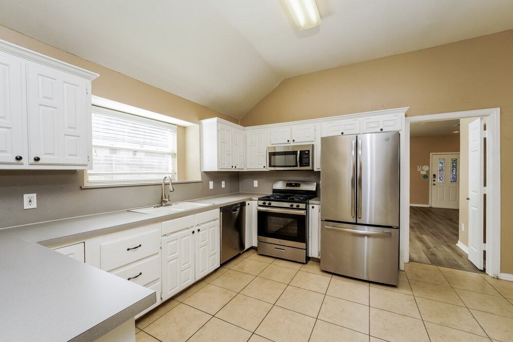 7921 Wayne Way - Photo 7 of 19