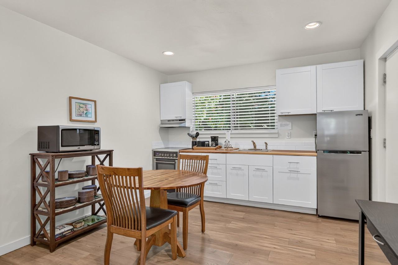 1079 Bellview Ave - Photo 7 of 13