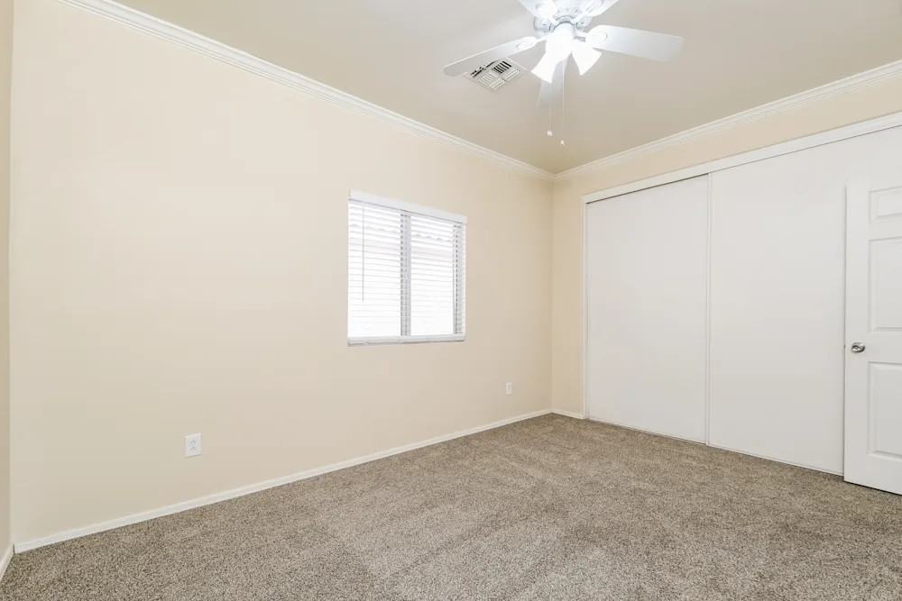 8106 East Osage Avenue - Photo 5 of 10