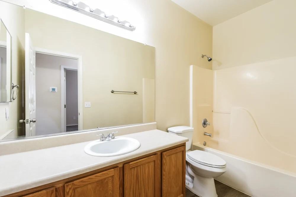 8106 East Osage Avenue - Photo 7 of 10