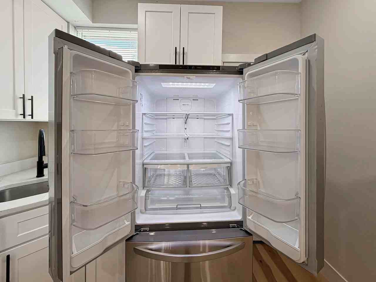 2915 Kirk Ave - Photo 4 of 28