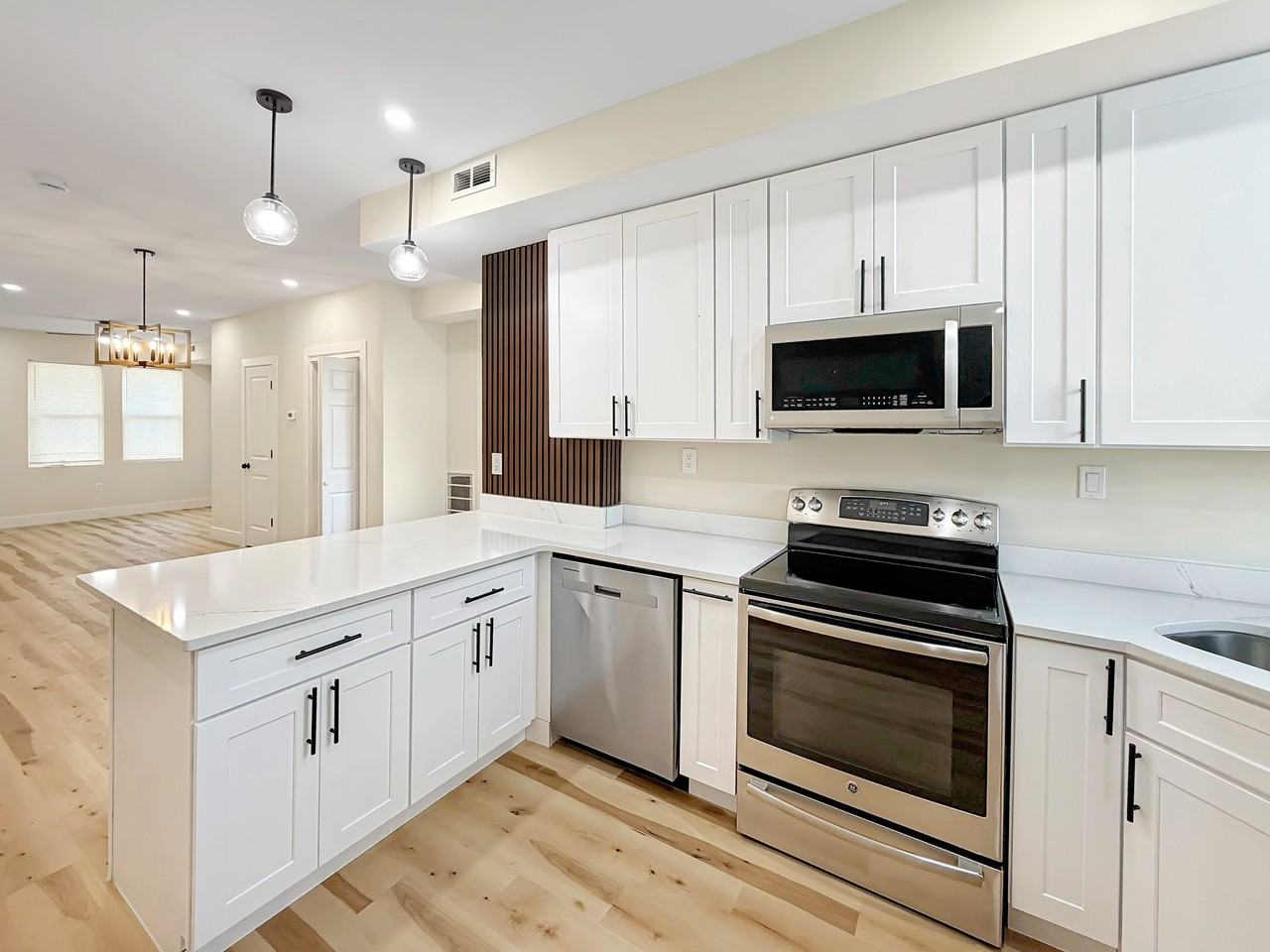 2915 Kirk Ave - Photo 5 of 28