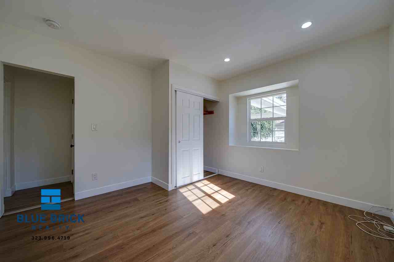 6182 Yolanda Ave - Photo 7 of 25