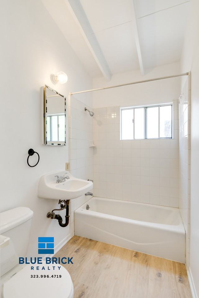 7910 Willis Ave #4 - Photo 7 of 16