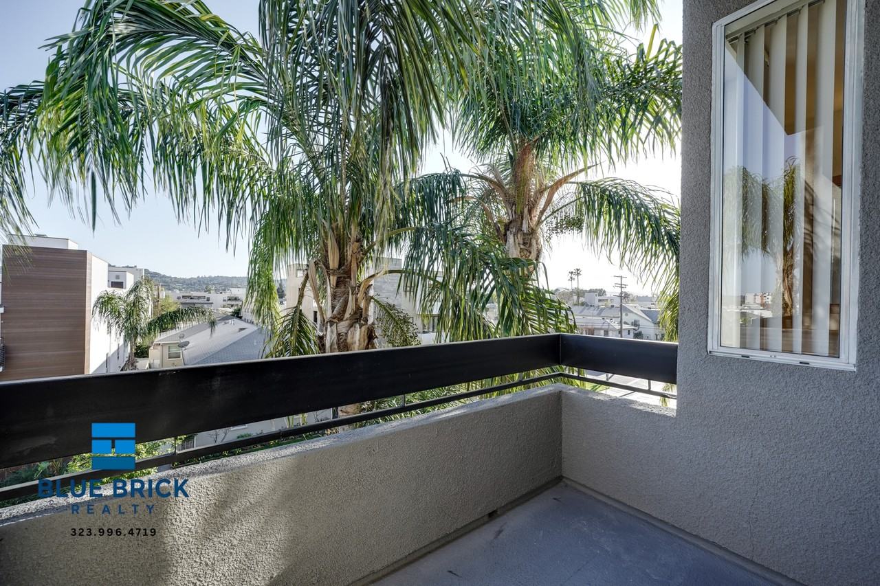 11225 Morrison St #115 - Photo 3 of 28