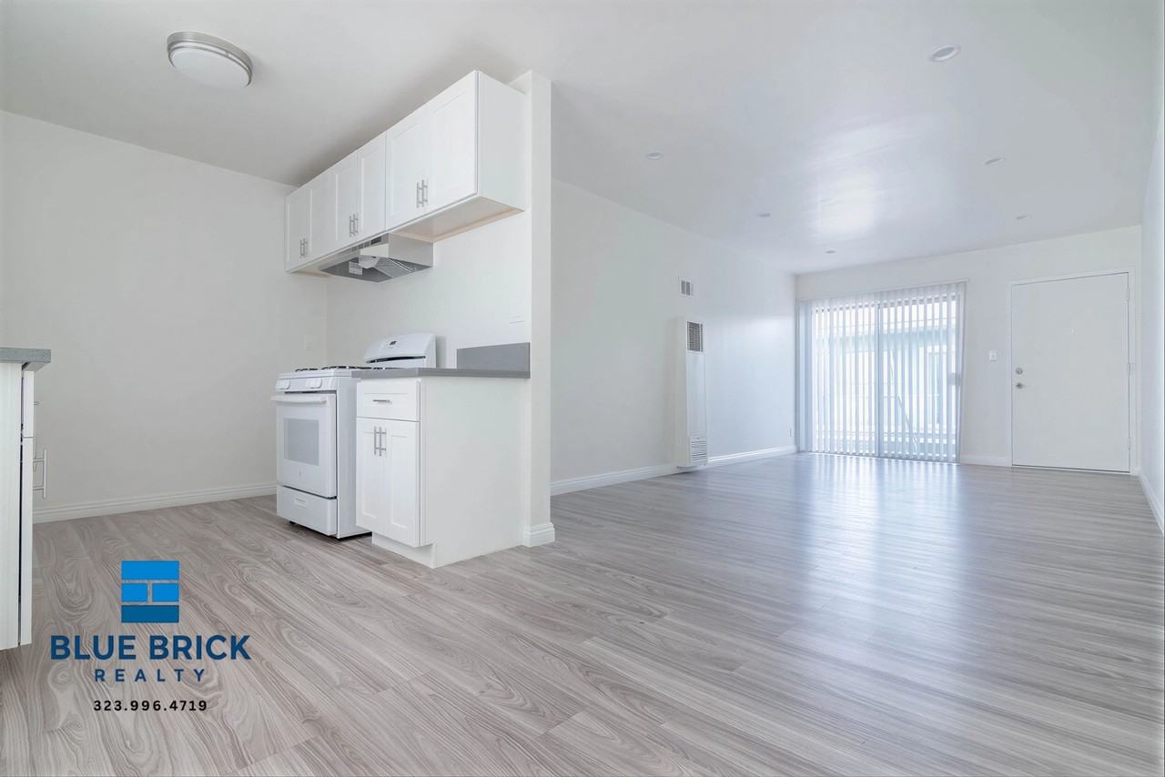 14766 Delano St #11 - Photo 6 of 14