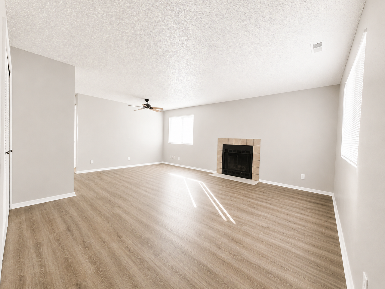 1835 Zebulon Dr #B - Photo 5 of 50