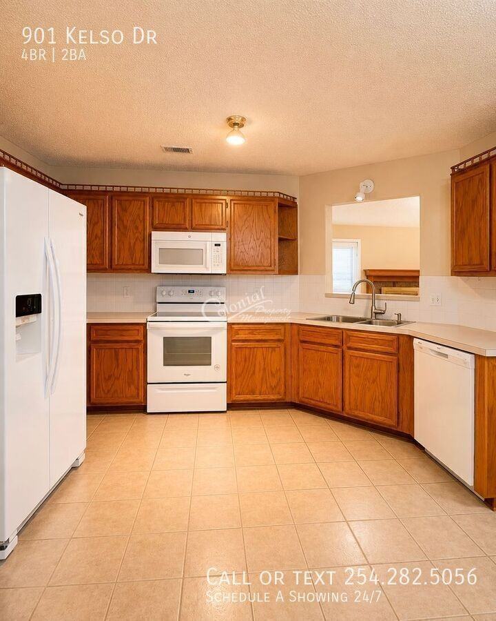 901 Kelso Dr - Photo 3 of 14
