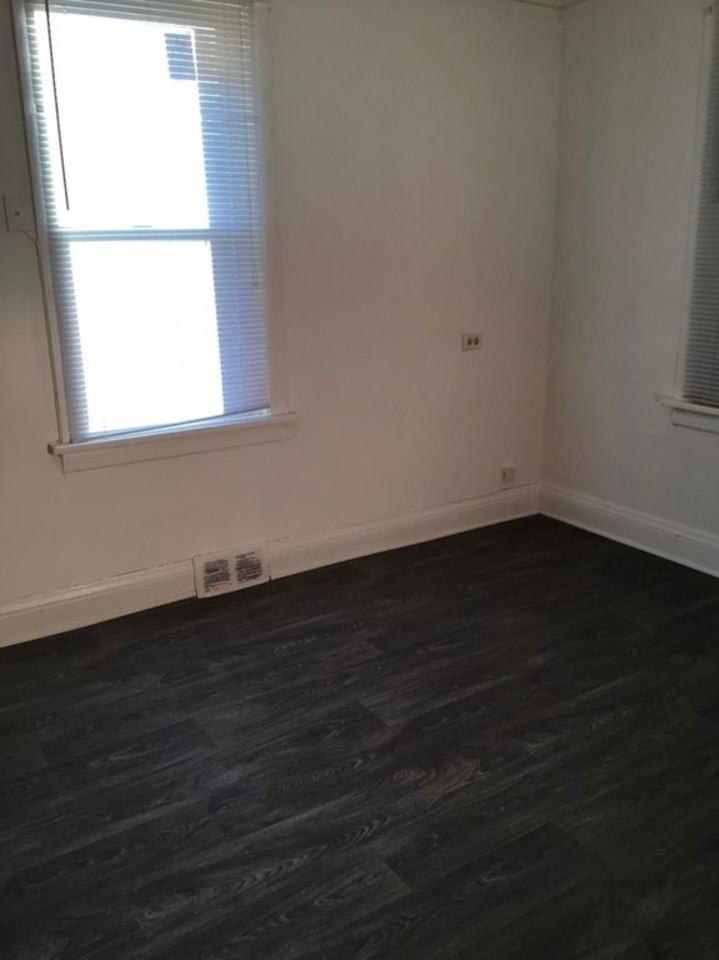 1916 Delaware St - Photo 5 of 9