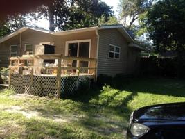 featured image of 15177 Oak Ln