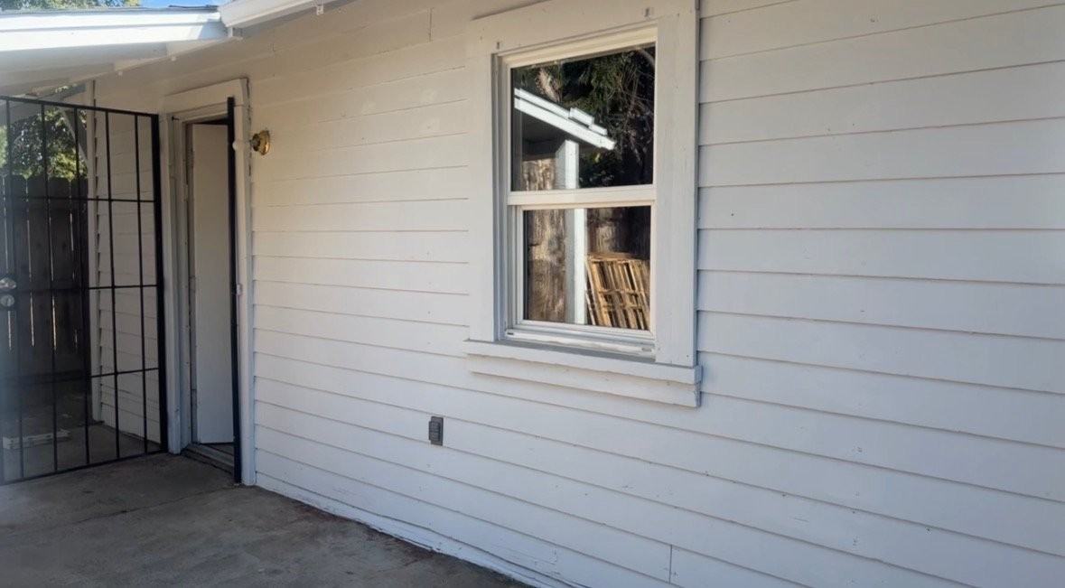 2230 Q St #B - Photo 7 of 11