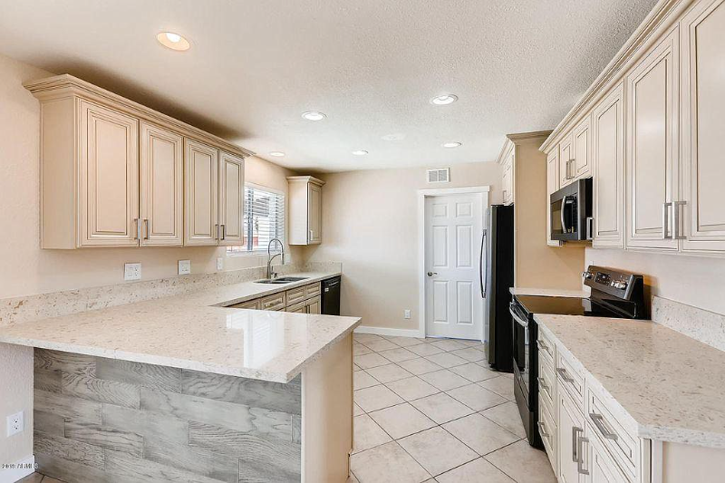 814 W Villa Maria Dr - Photo 3 of 11