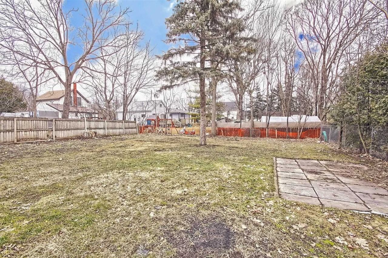 358 Gill St - Photo 5 of 15