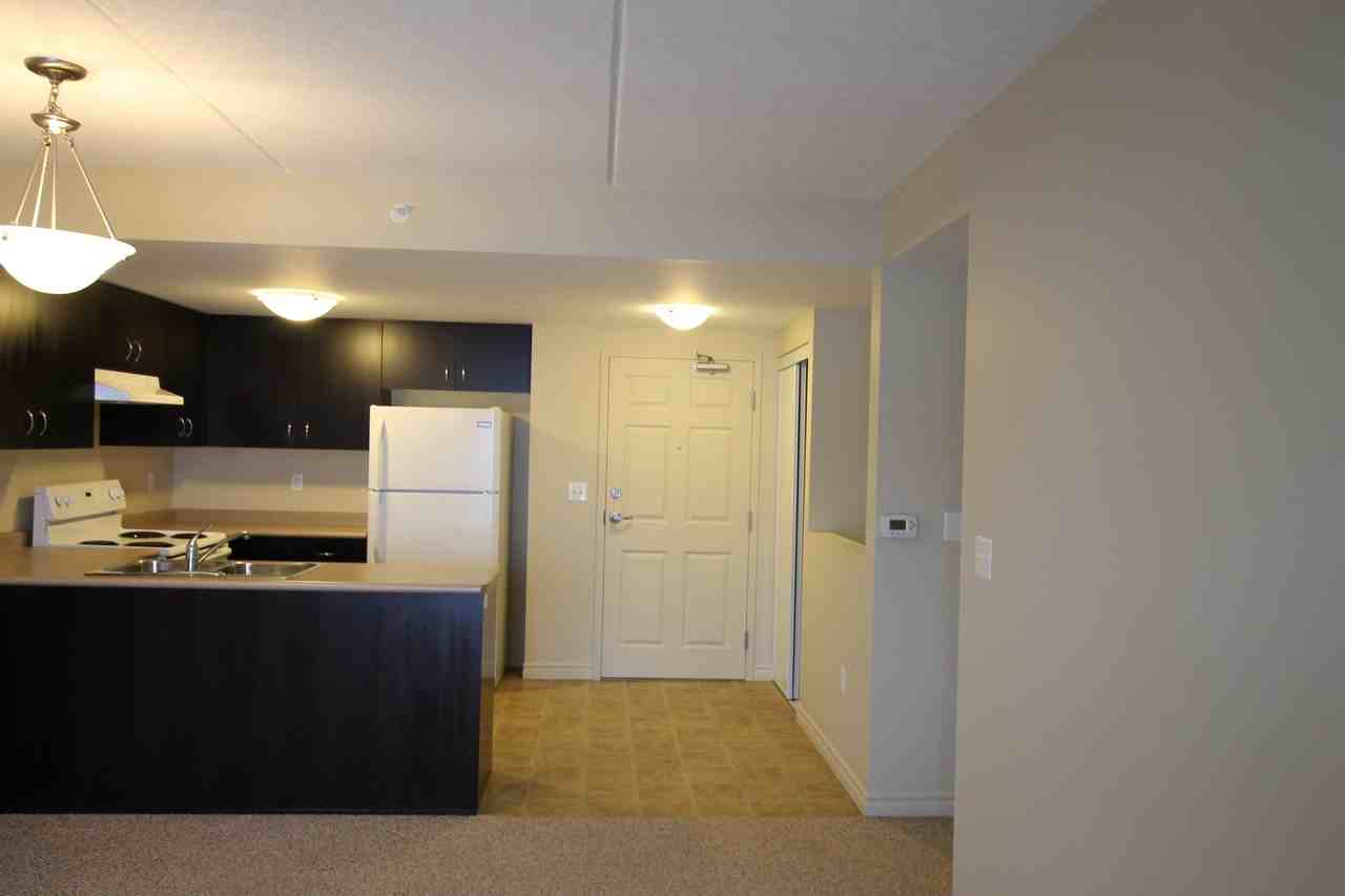 202-60 Lynnmore - Photo 2 of 8