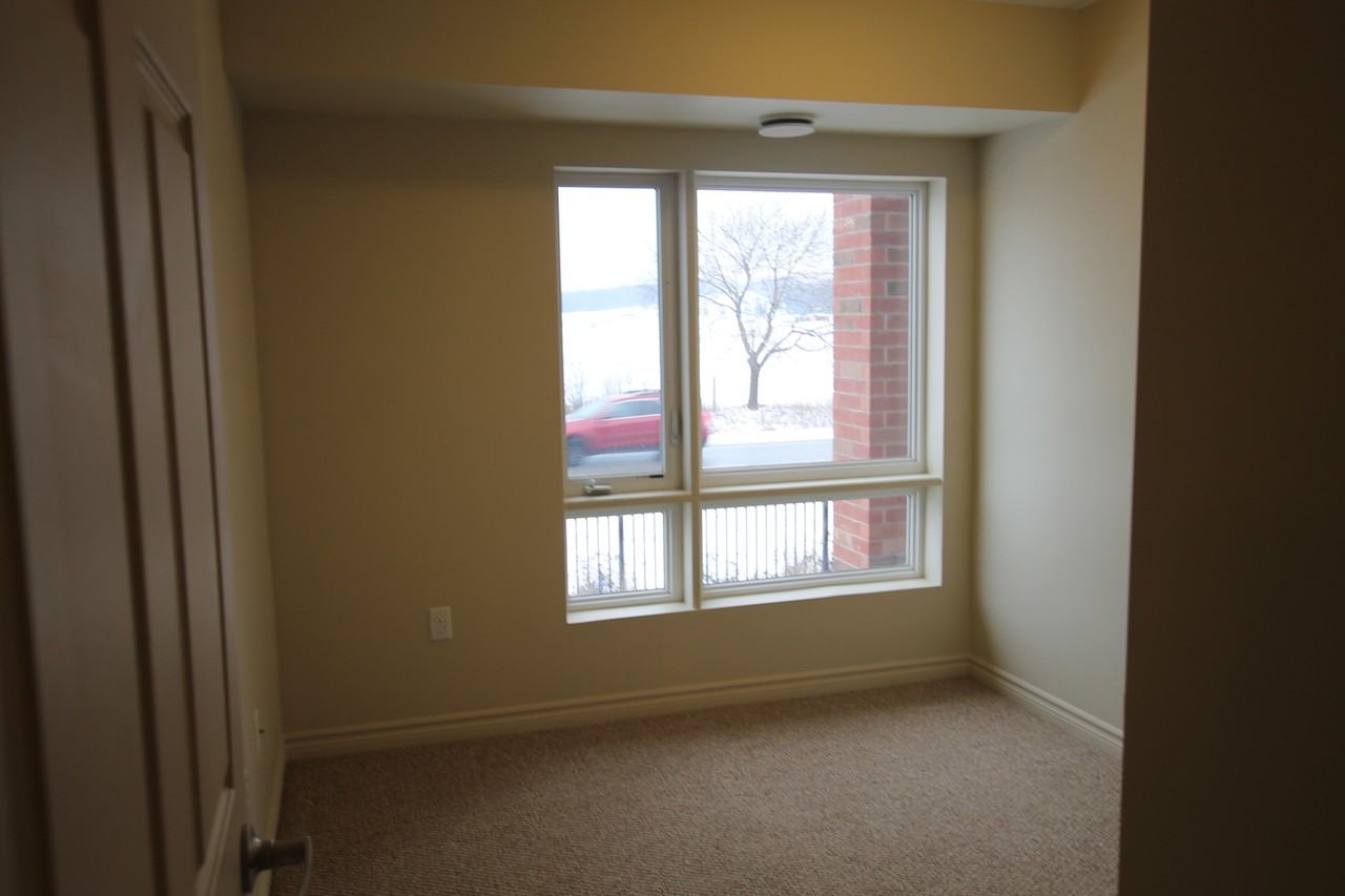 202-60 Lynnmore - Photo 5 of 8