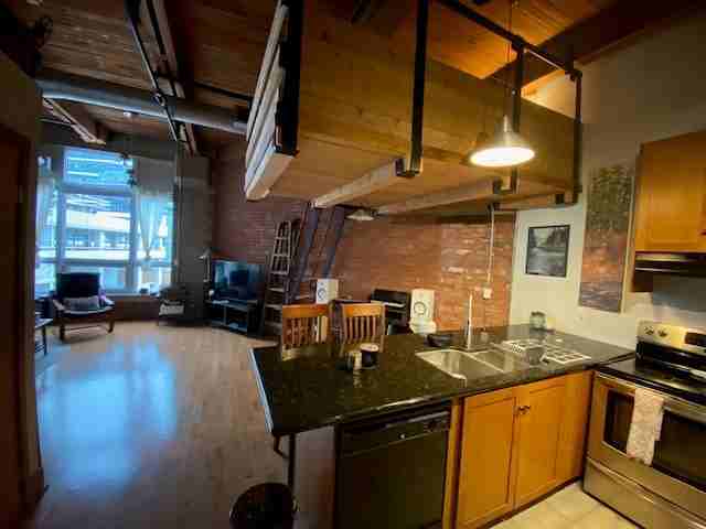 207-26 Ontario Street - Photo 5 of 15