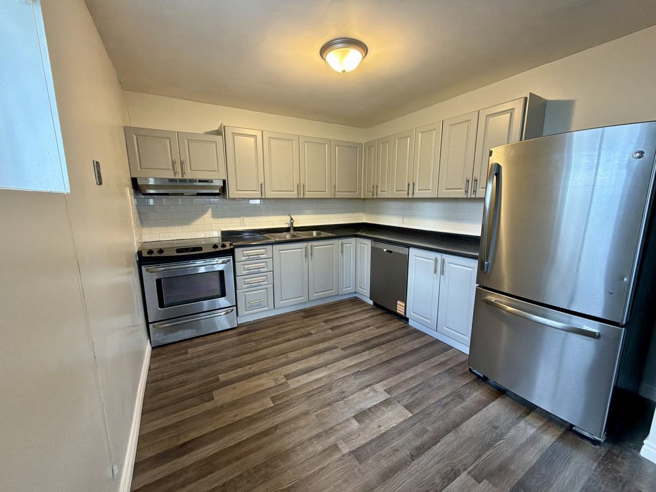 338 St Vincent St - Photo 3 of 18