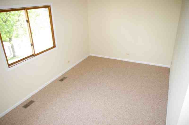 315 Creekside Dr #A - Photo 3 of 37