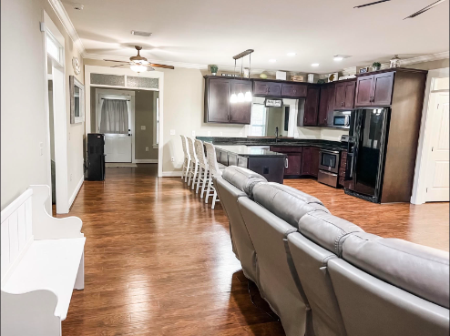 2410 Salamanca St - Photo 7 of 13