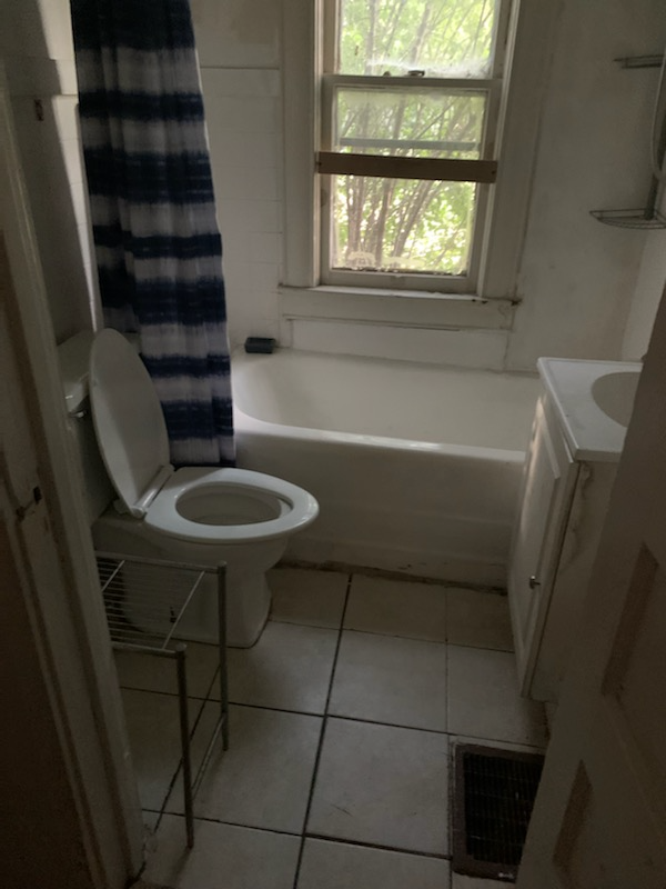 945 W William St #1stFL - Photo 5 of 12