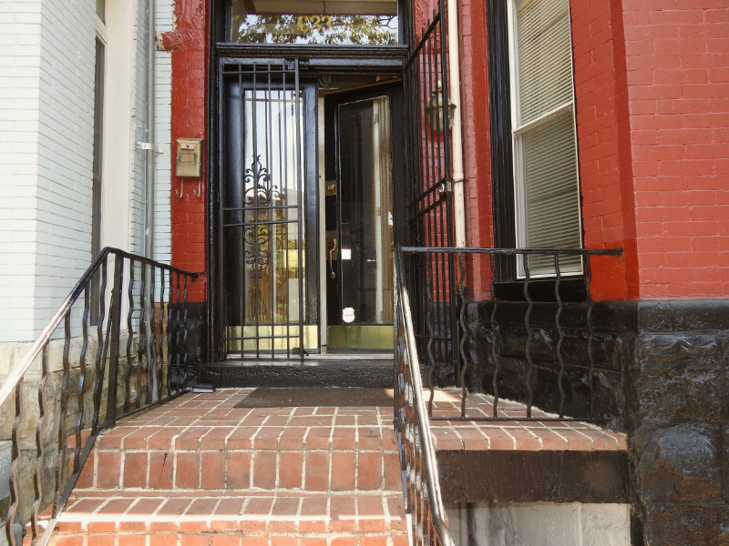 633 8th St Ne ##Ne - Photo 3 of 42